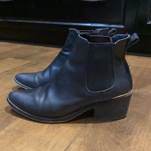 Leather Steve Madden ankle boots